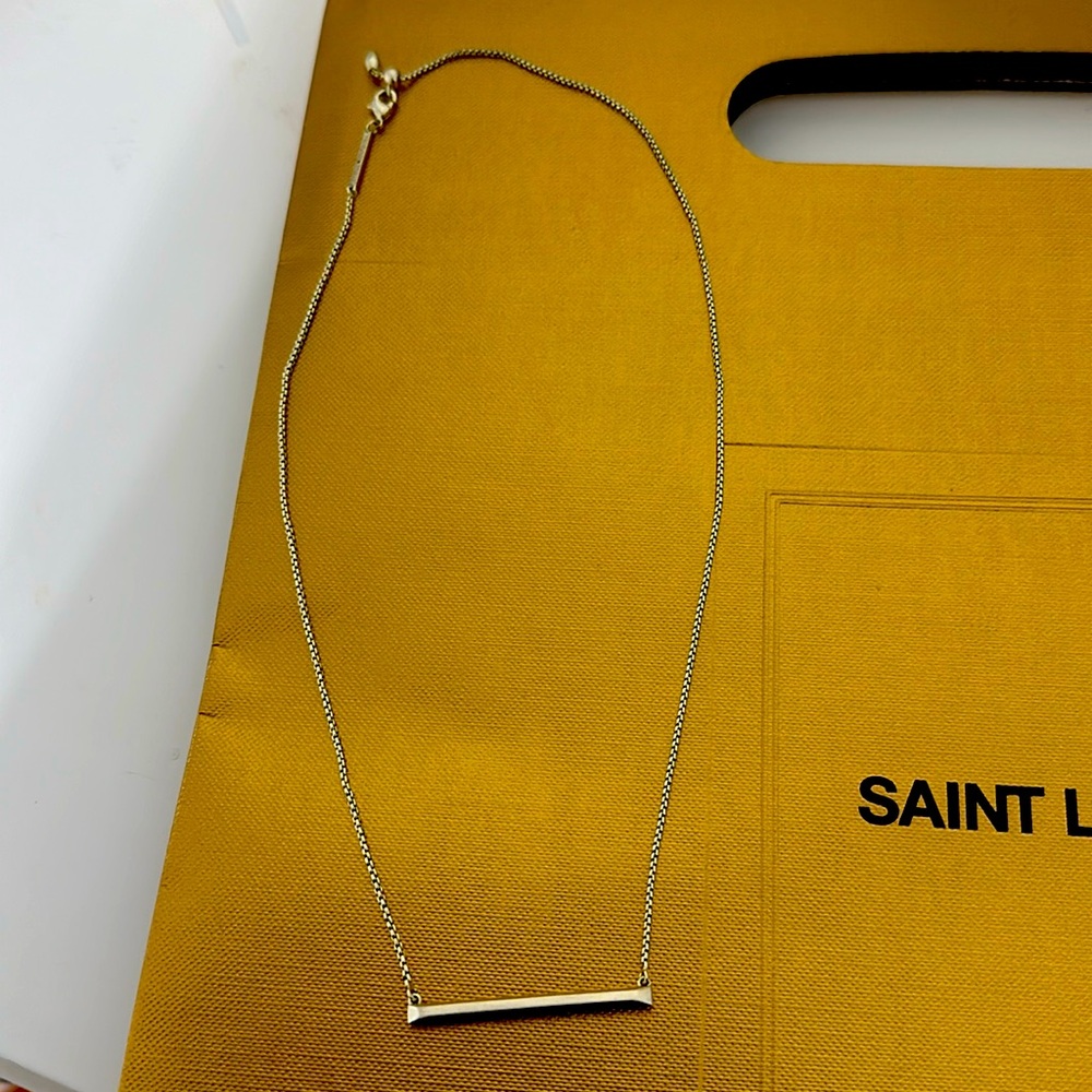 Kendra Scott Pendant Necklace in Gold